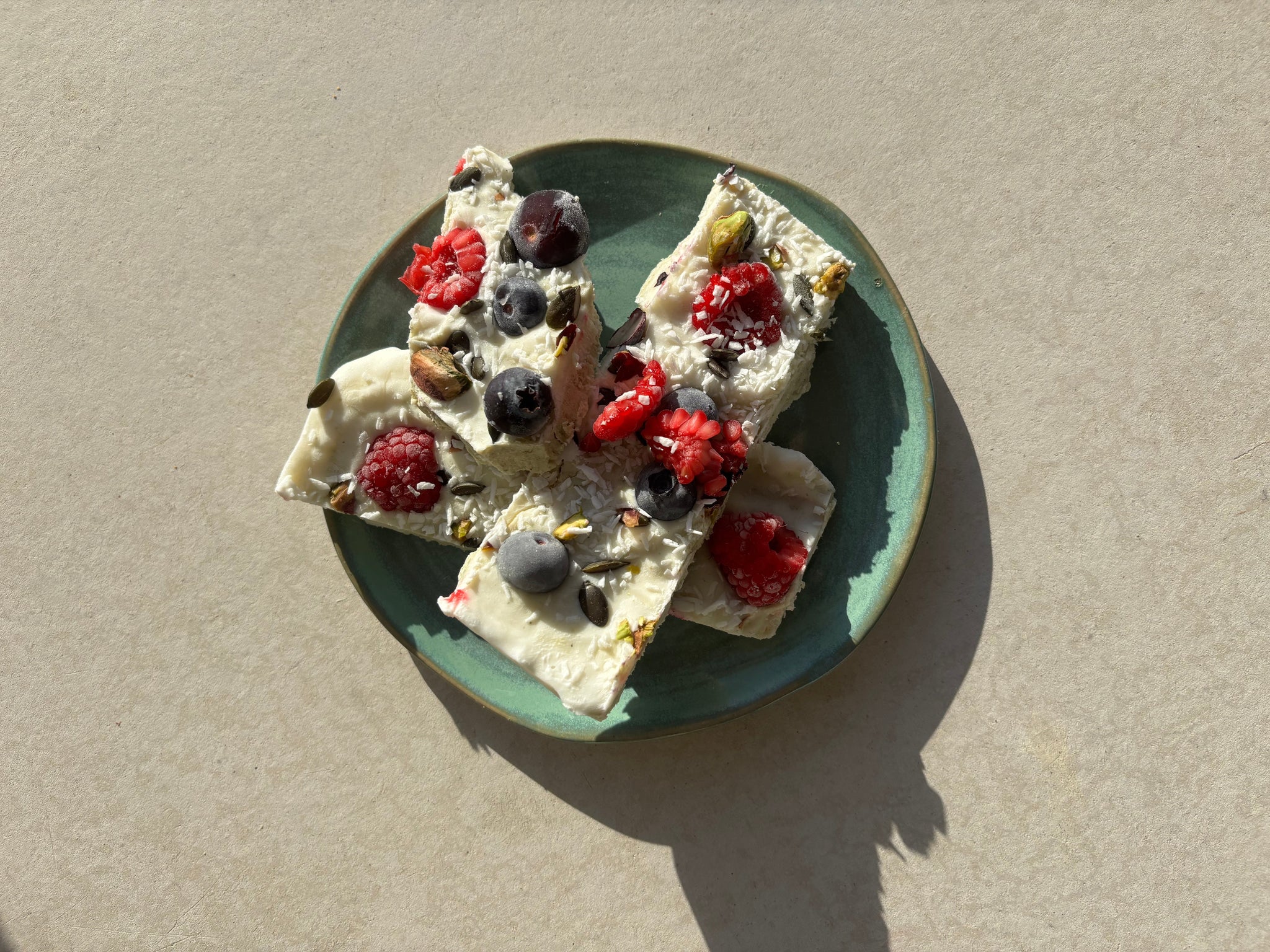 LØUCO Protein Yogurt Berry Bark: Frozen High-Protein Snack Recipe
